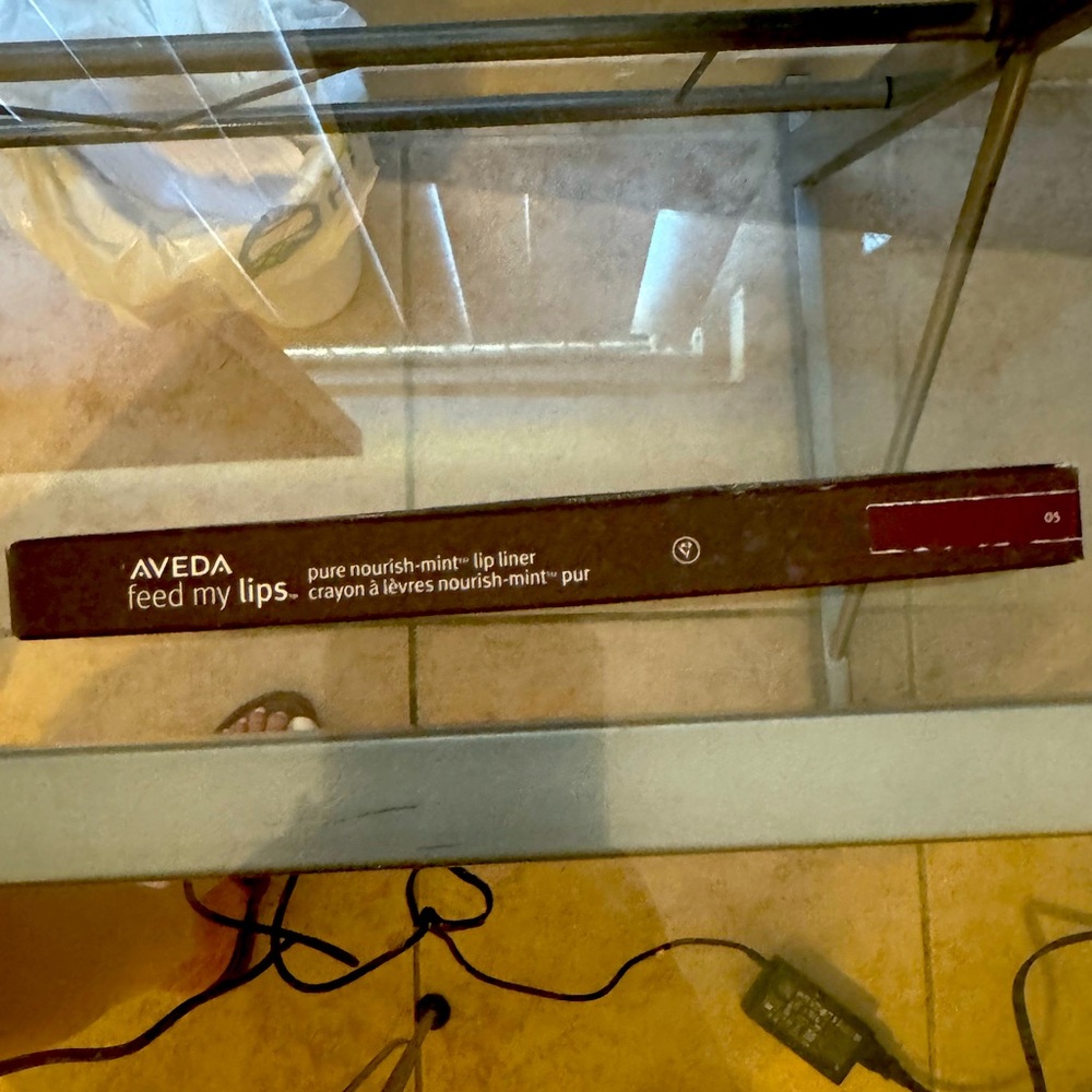 Aveda Berry June lip liner